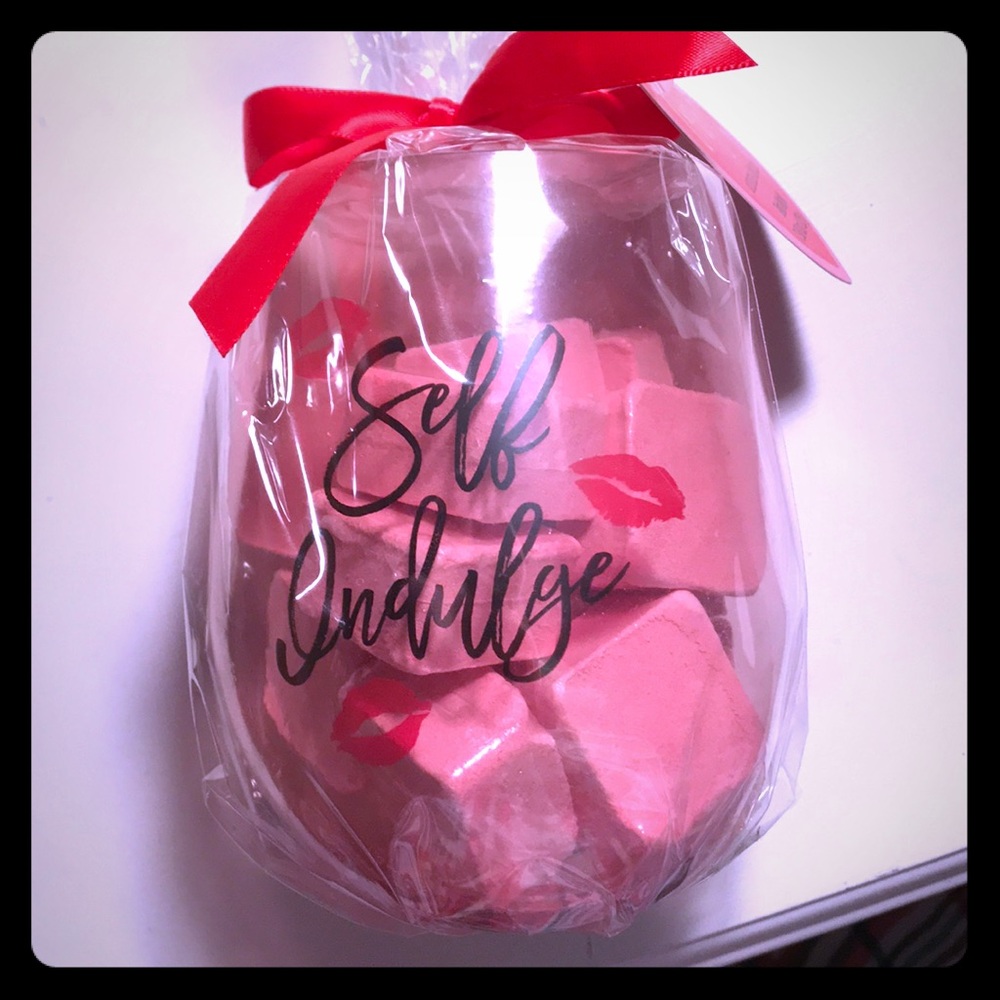 “Self-Indulge” Wine Glass & Bath Bomb Set 🍷